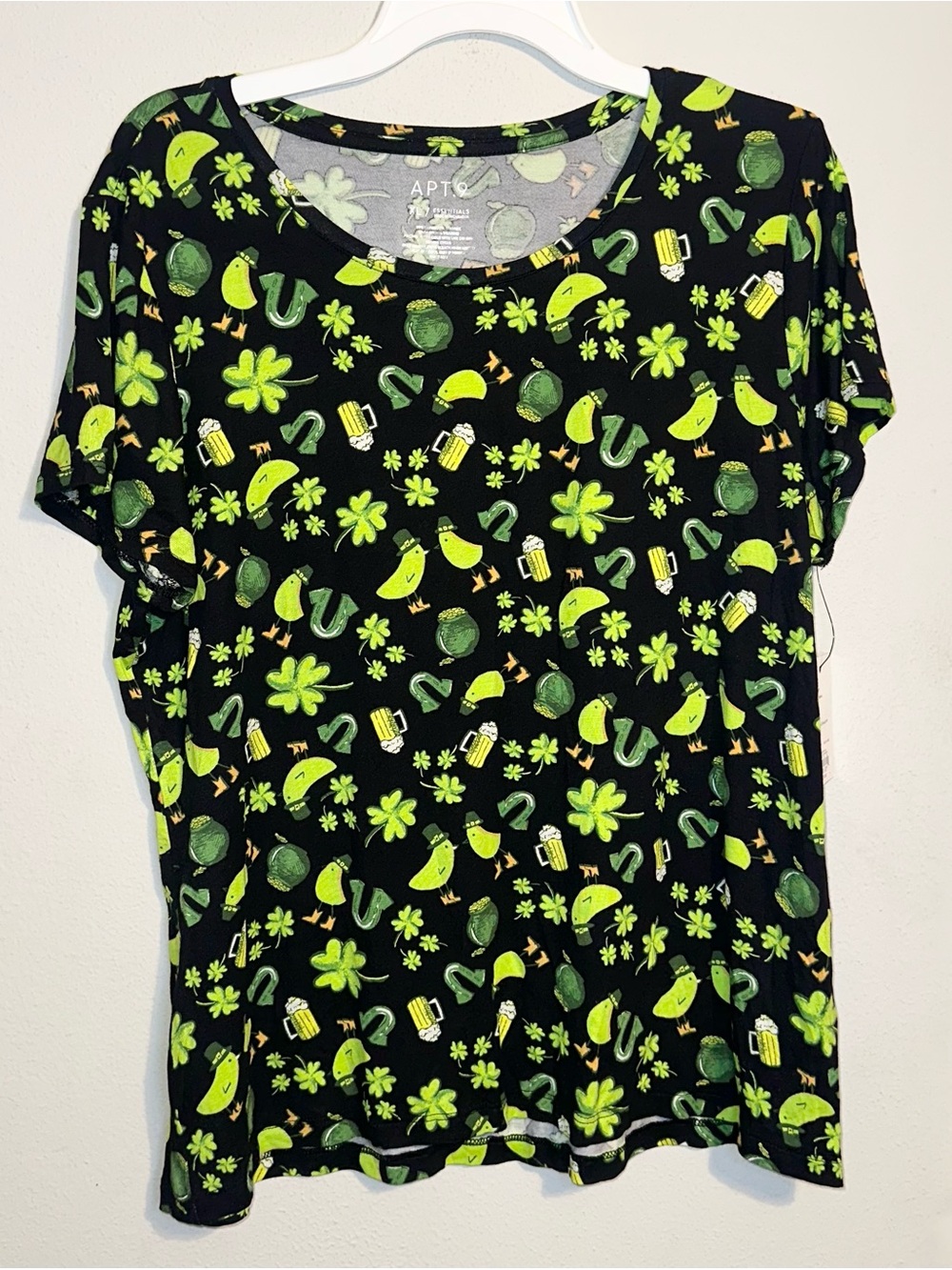 Apt. 9 Black Short-Sleeve Top with Lime Green Shamrock & Novelty Print